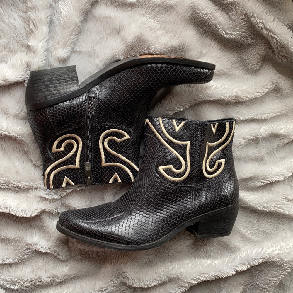 Vince Camuto Boots